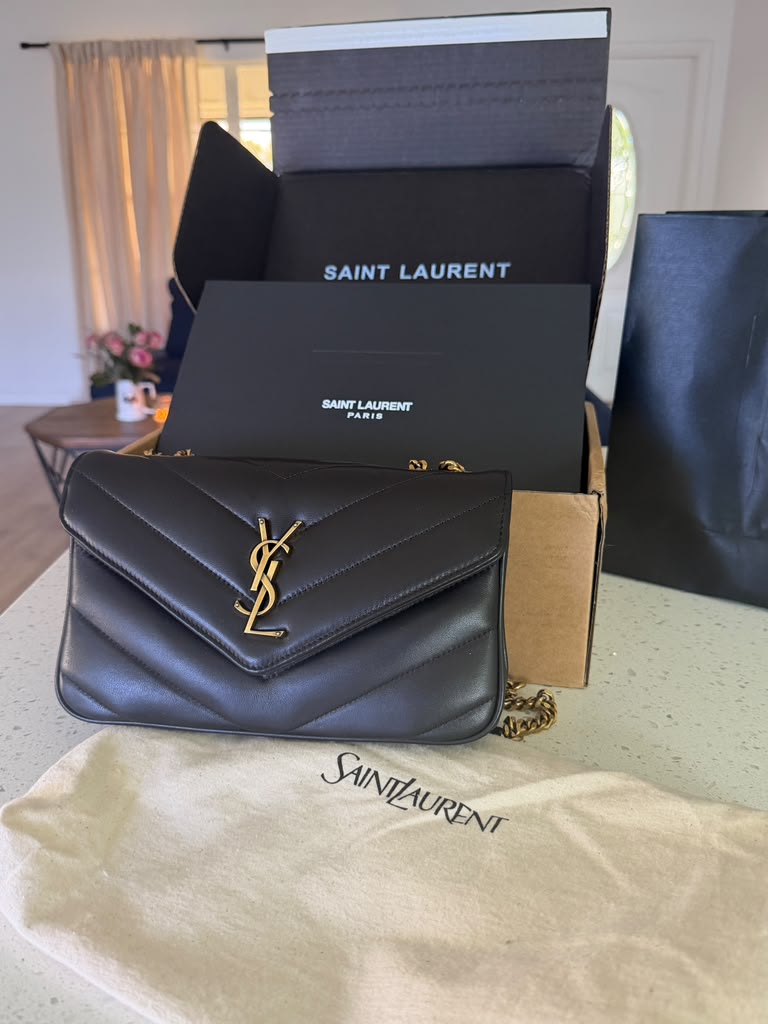 Saint Laurent Large Envelope Bag – Black Chevron Leather