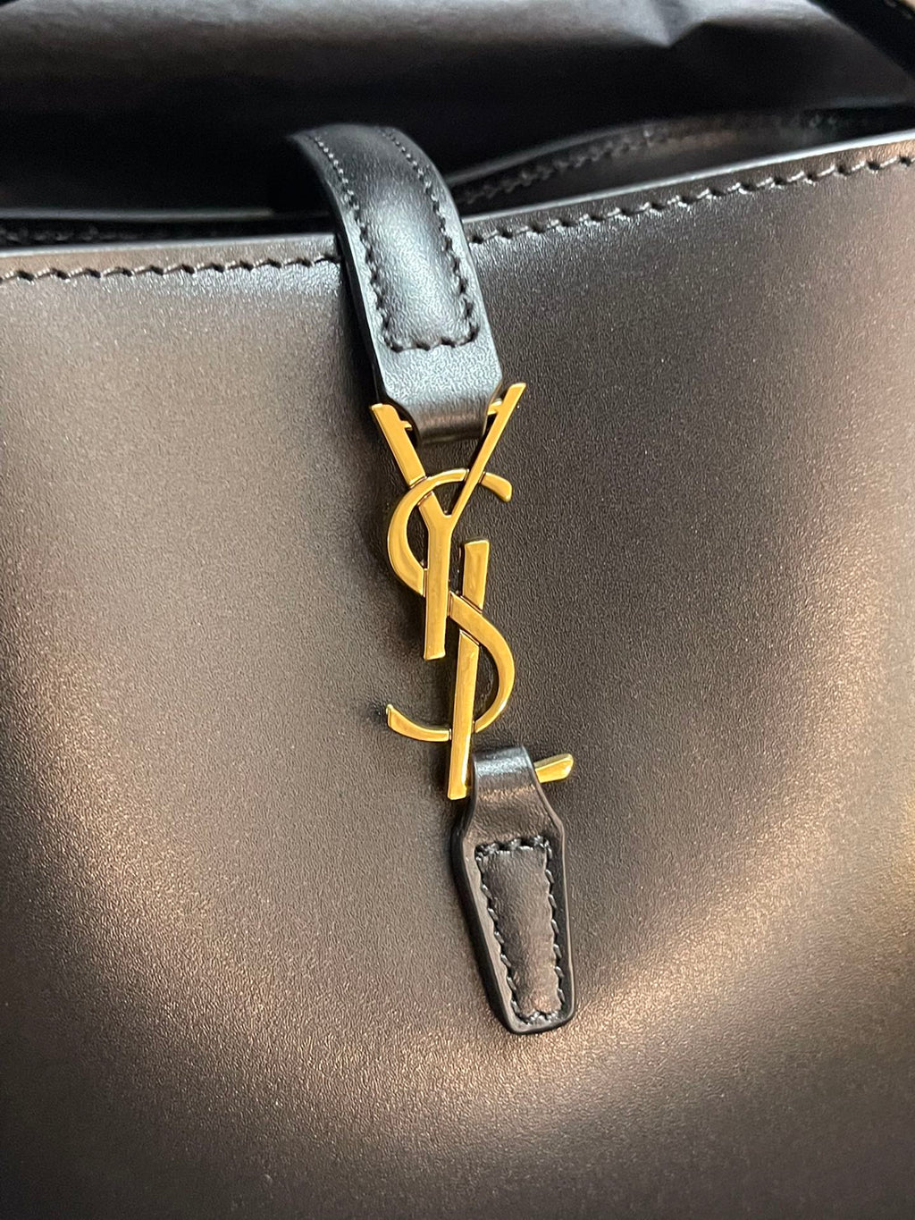 Saint Laurent Le 37 Small Bucket Bag Black Smooth Leather Gold Hardware Shoulder Bag