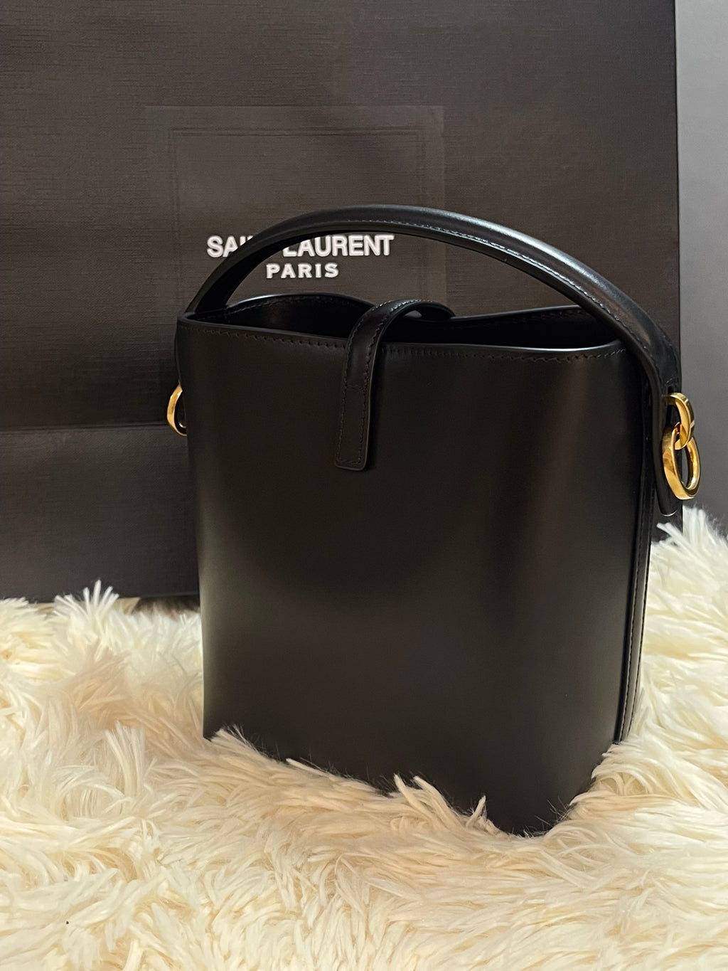 Saint Laurent Le 37 Small Bucket Bag Black Smooth Leather Gold Hardware Shoulder Bag